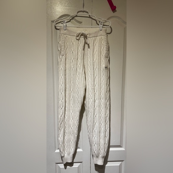 ALO Yoga cable knit winter bliss pant ivory jogger knit sweatpants ✨ - Picture 4 of 7